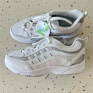 Easy Spirit Women’s White/Gray Classic Sneakers  Walk-Run Lace Up Shoes Size 7.5